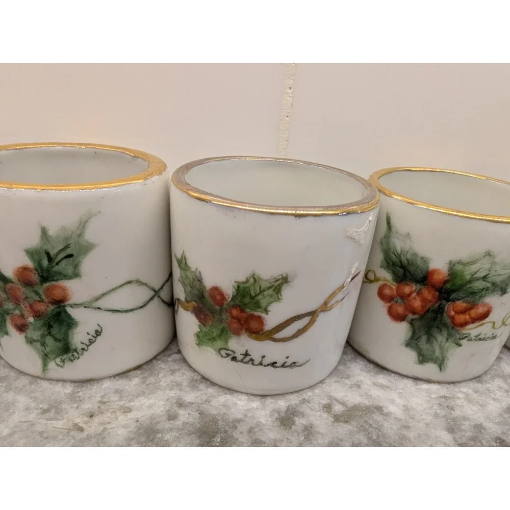 Vintage Christmas Napkin Rings Holly and Berries Gold Trimmed set of‎ 6